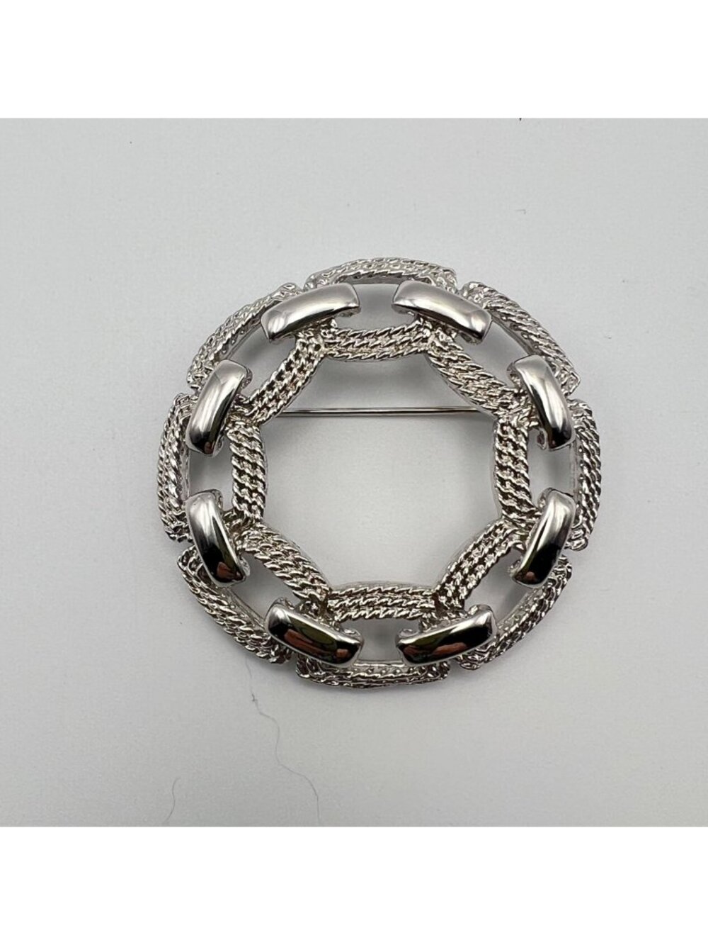 Silver Tone Interlocking Rope Circle Brooch Pin 2" Textured Openwork Modernist